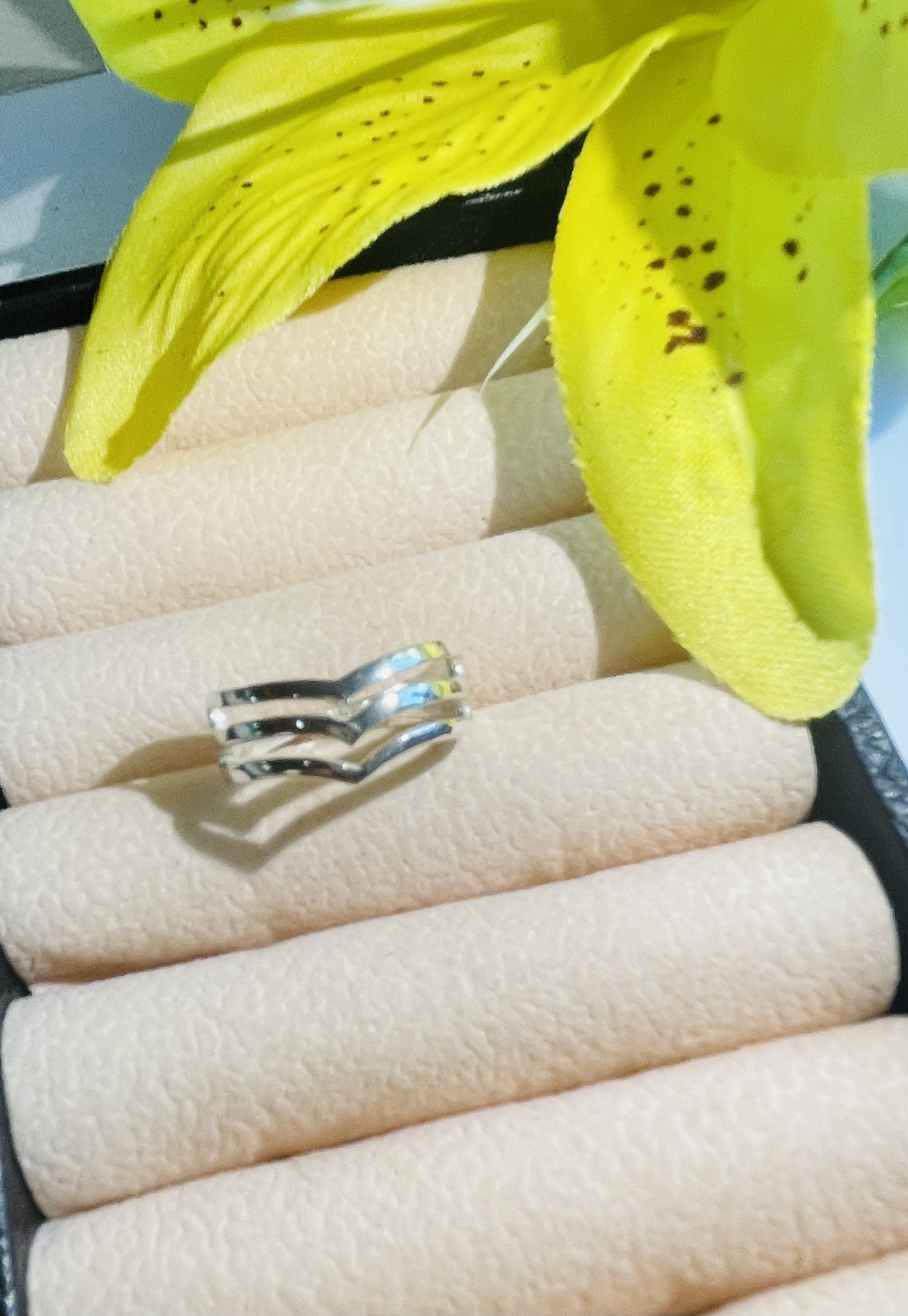 Anel triplo chevron prata 925
