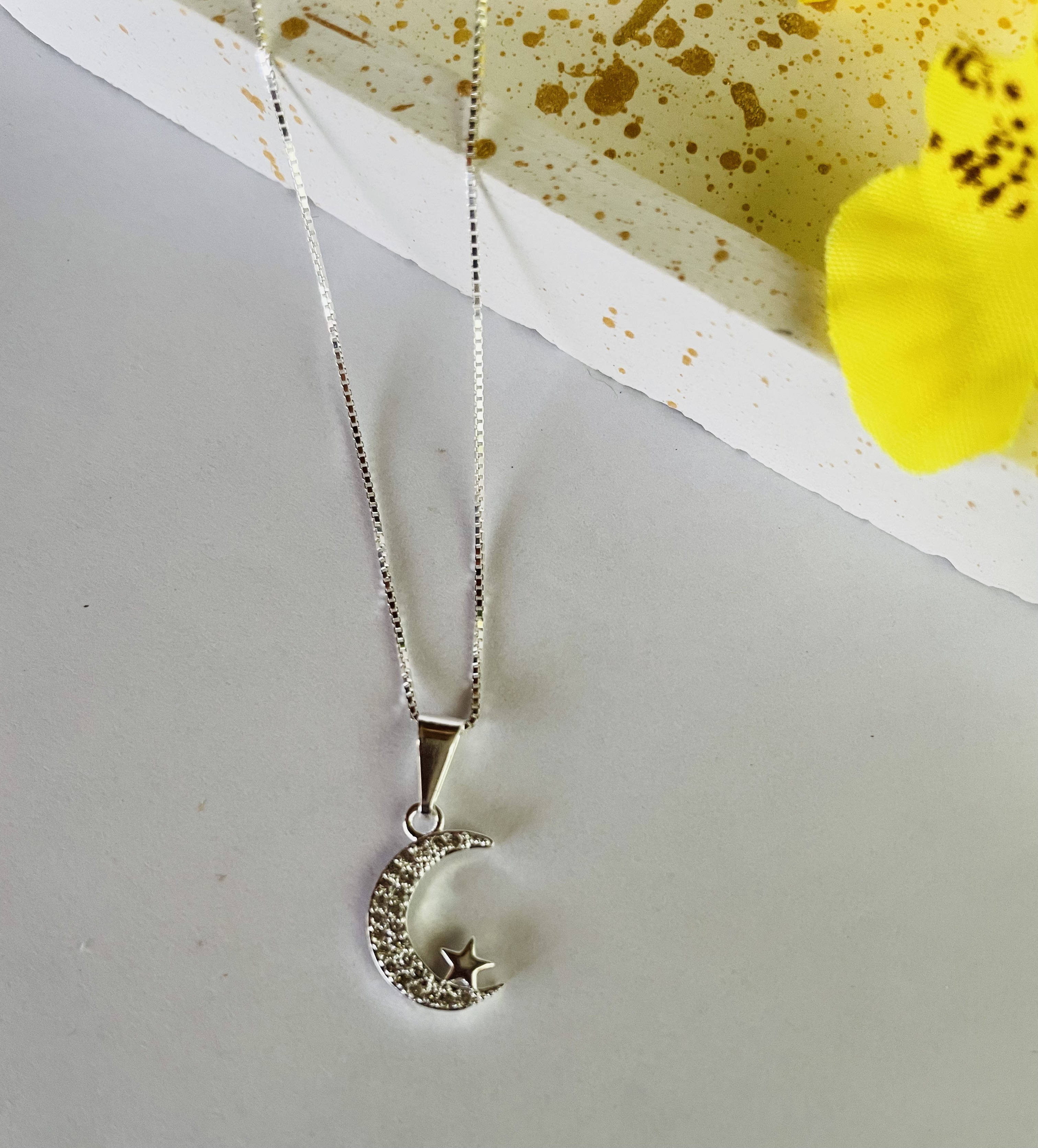 Colar com pingente lua e estrela prata 925